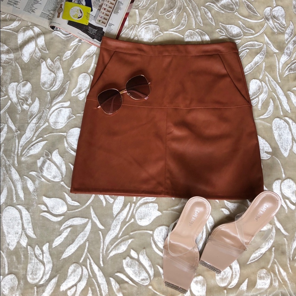 faux leather mini skirt